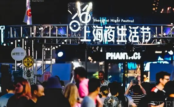 独生子女崩溃瞬间：四个老人同时生病，家庭老人看护到底谁来扛？😭